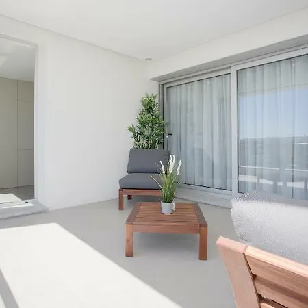 Luxury River View Apartment