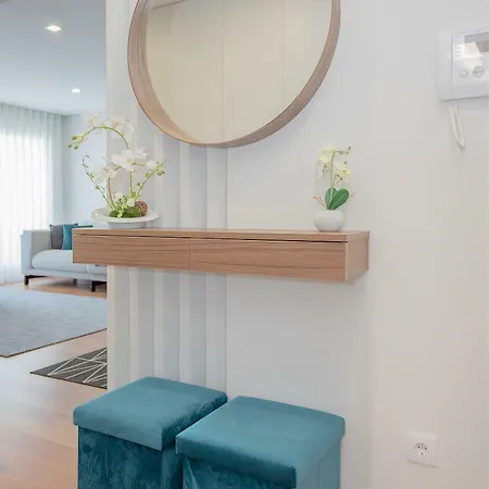 Luxury River View Apartment